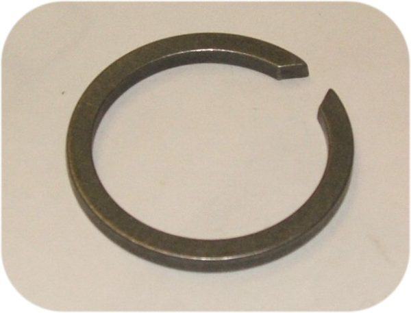 Front Outer Snap Ring at Hub 69-75 TLC-0
